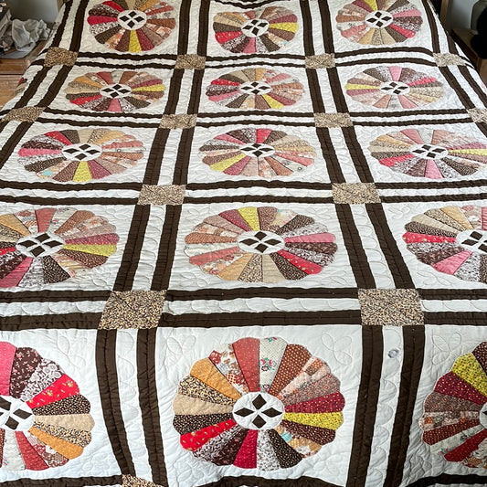 Vintage Brown Dresden Plate Quilt