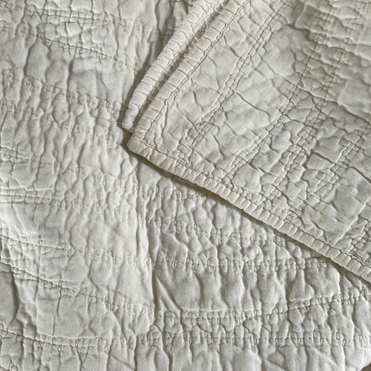 Cream Colored Queen Quilt